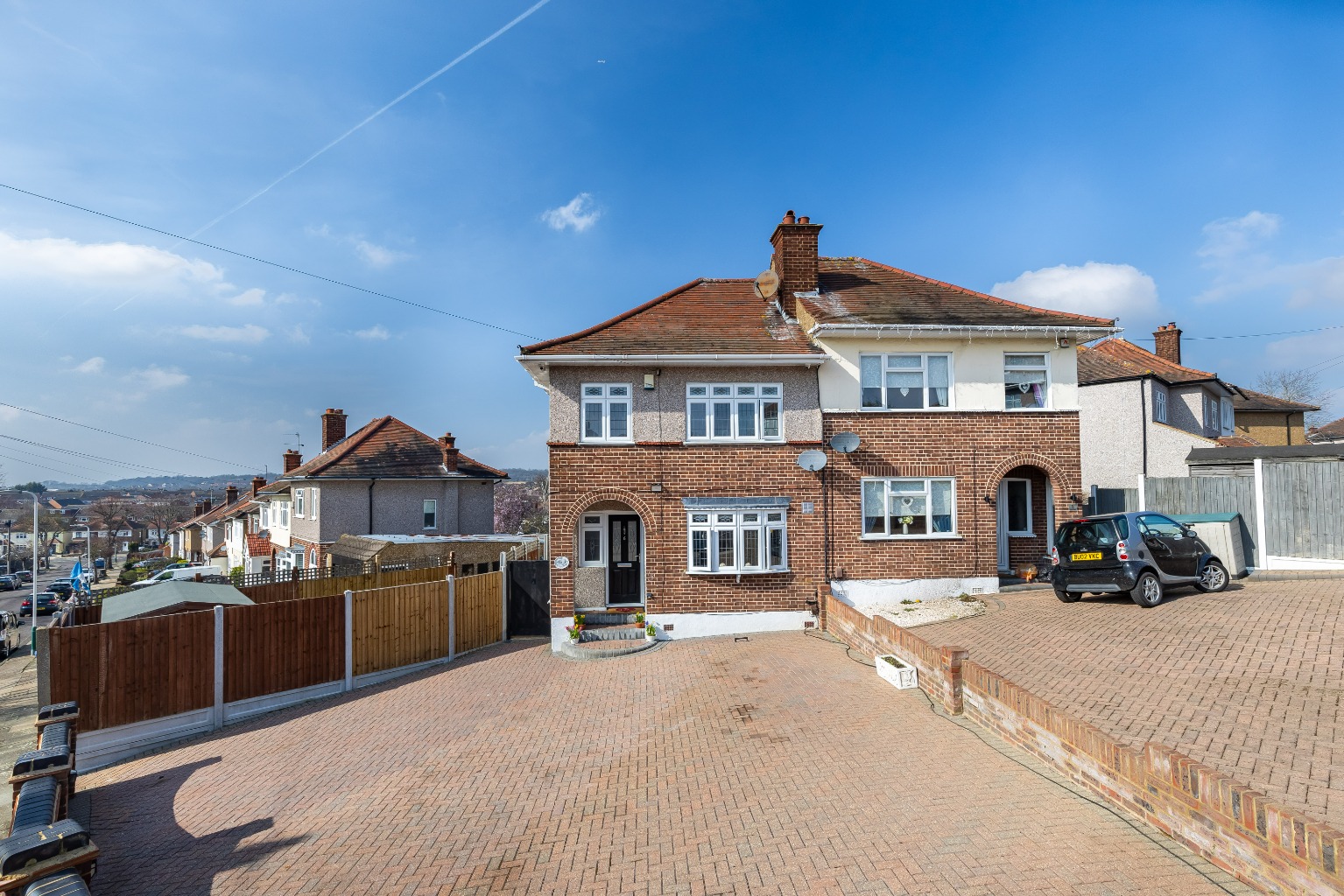 Property For Sale Silvermere Avenue, Silvermere Avenue, RM5 3 Bedroom