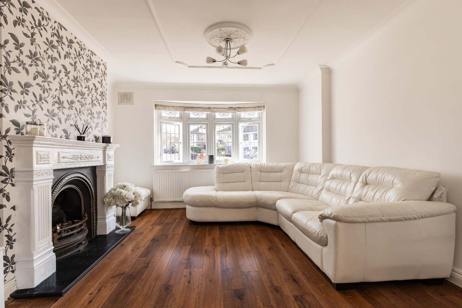 Property For Sale Silvermere Avenue, Silvermere Avenue, RM5 3 Bedroom