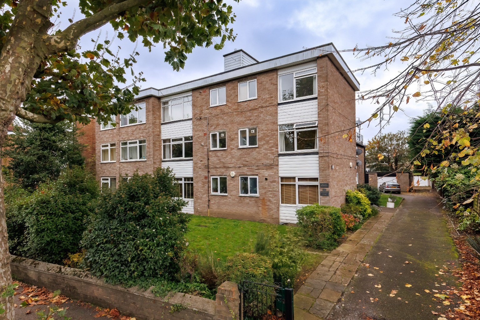 Hedgemoor Court, Castle Avenue, Highams Park