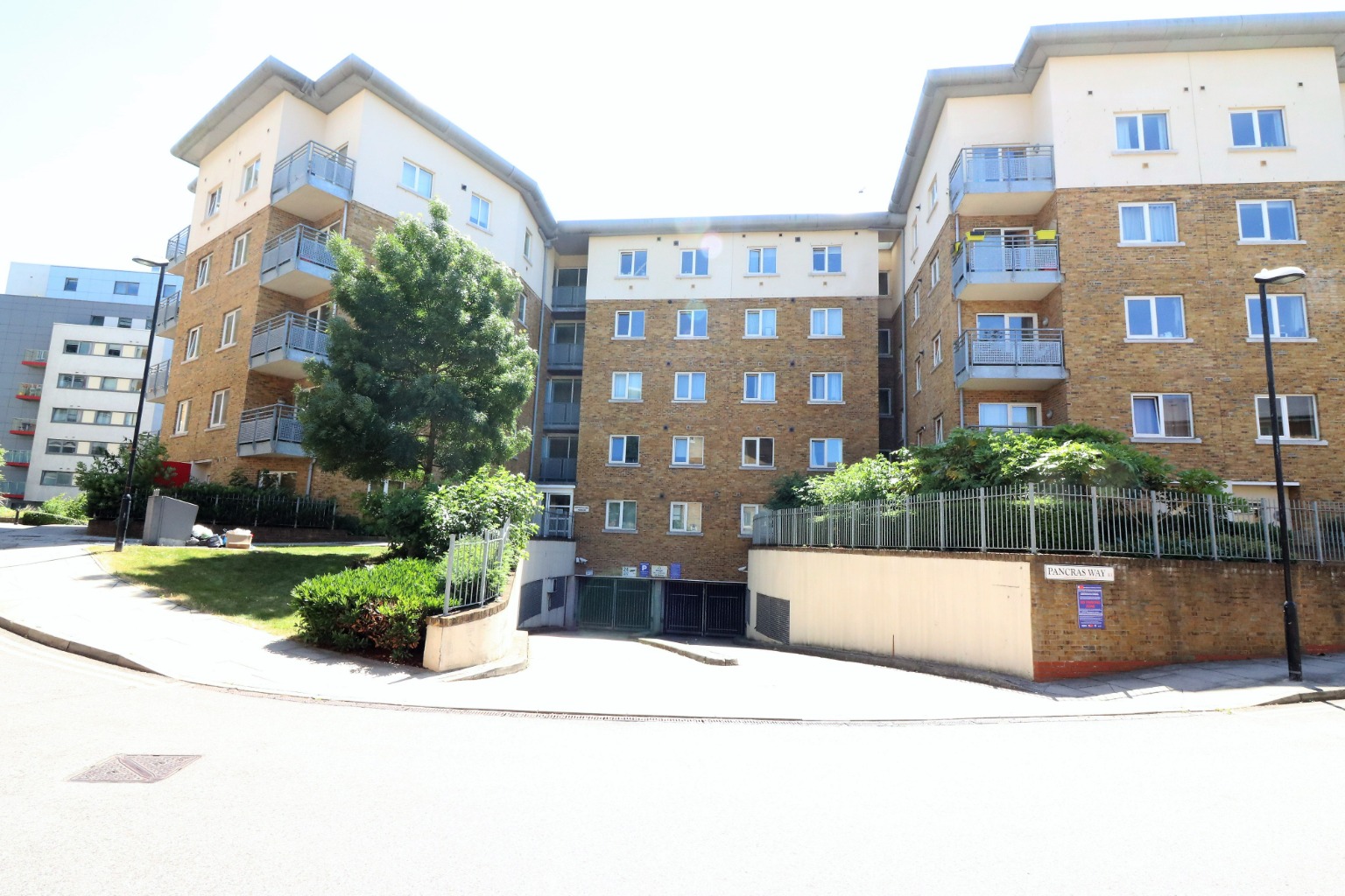 Christopher Bell Tower, Bow, E3