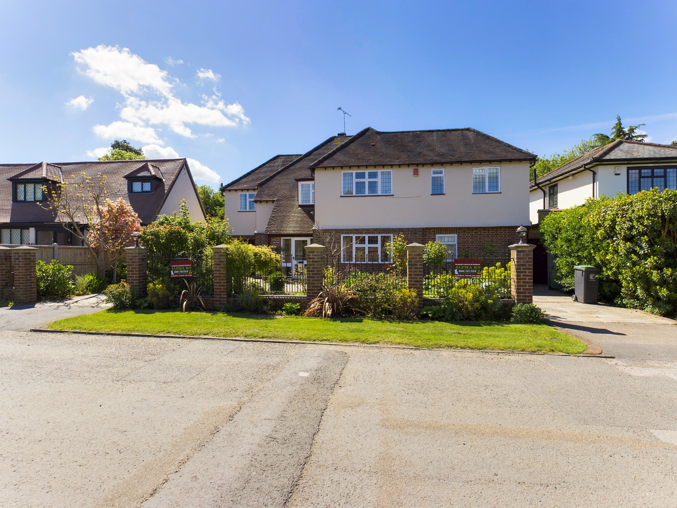 Woodman Lane, Sewardstonebury, North Chingford, E4