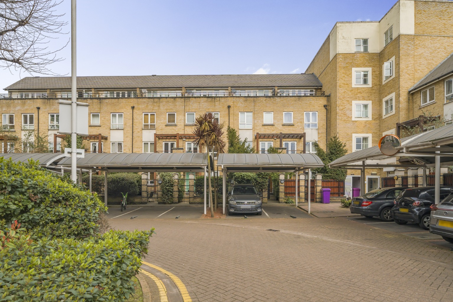 St David's Square, Isle of Dogs, E14