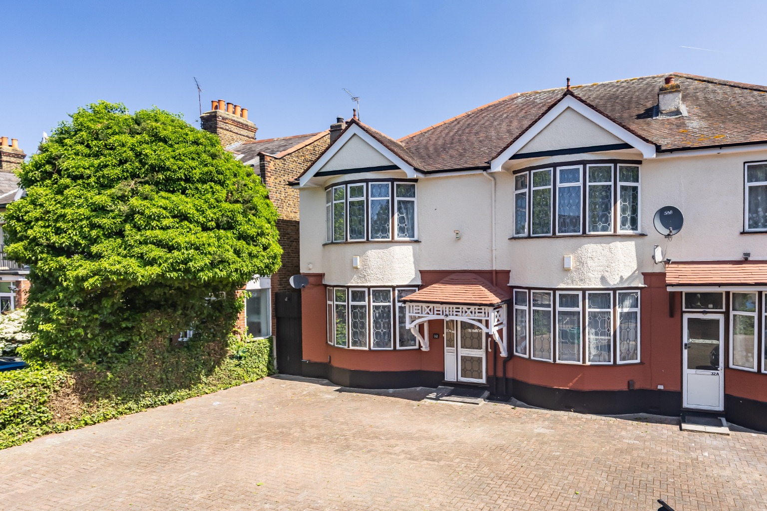 Aldersbrook Road, Aldersbrook, E12
