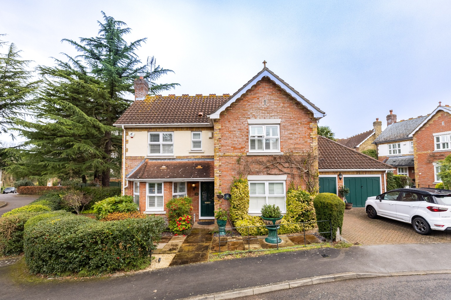 Oakland Place, Buckhurst Hill, IG9