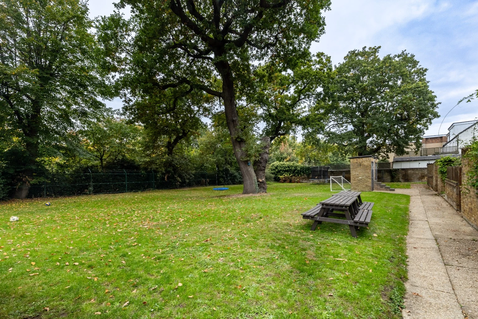 Media image 03