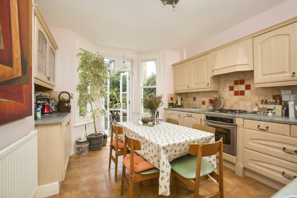 Property For Sale Ringmer Avenue, Fulham, SW6 3 Bedroom House