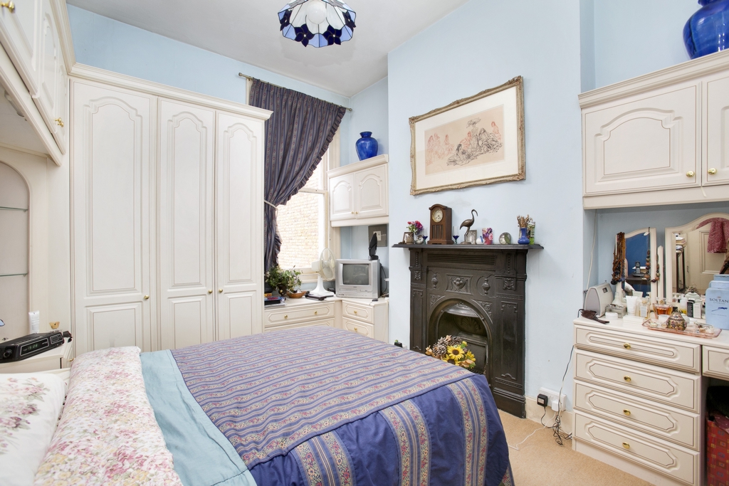 Property For Sale Ringmer Avenue, Fulham, SW6 3 Bedroom House through