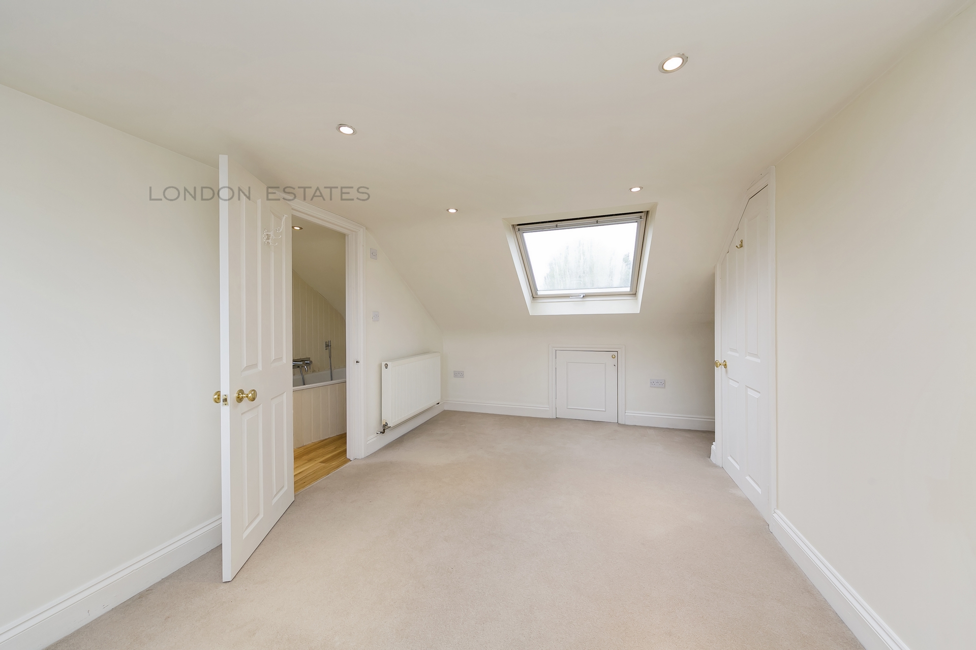 Property For Sale Wellesley Road, Chiswick, W4 2 Bedroom