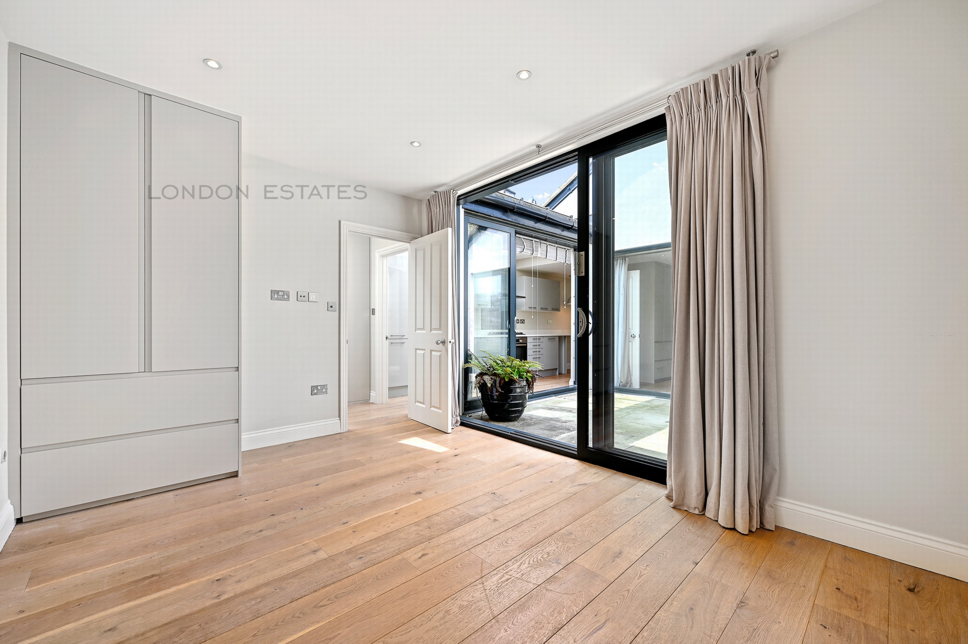Property For Sale Lochaline Street, Hammersmith, W6 2 Bedroom