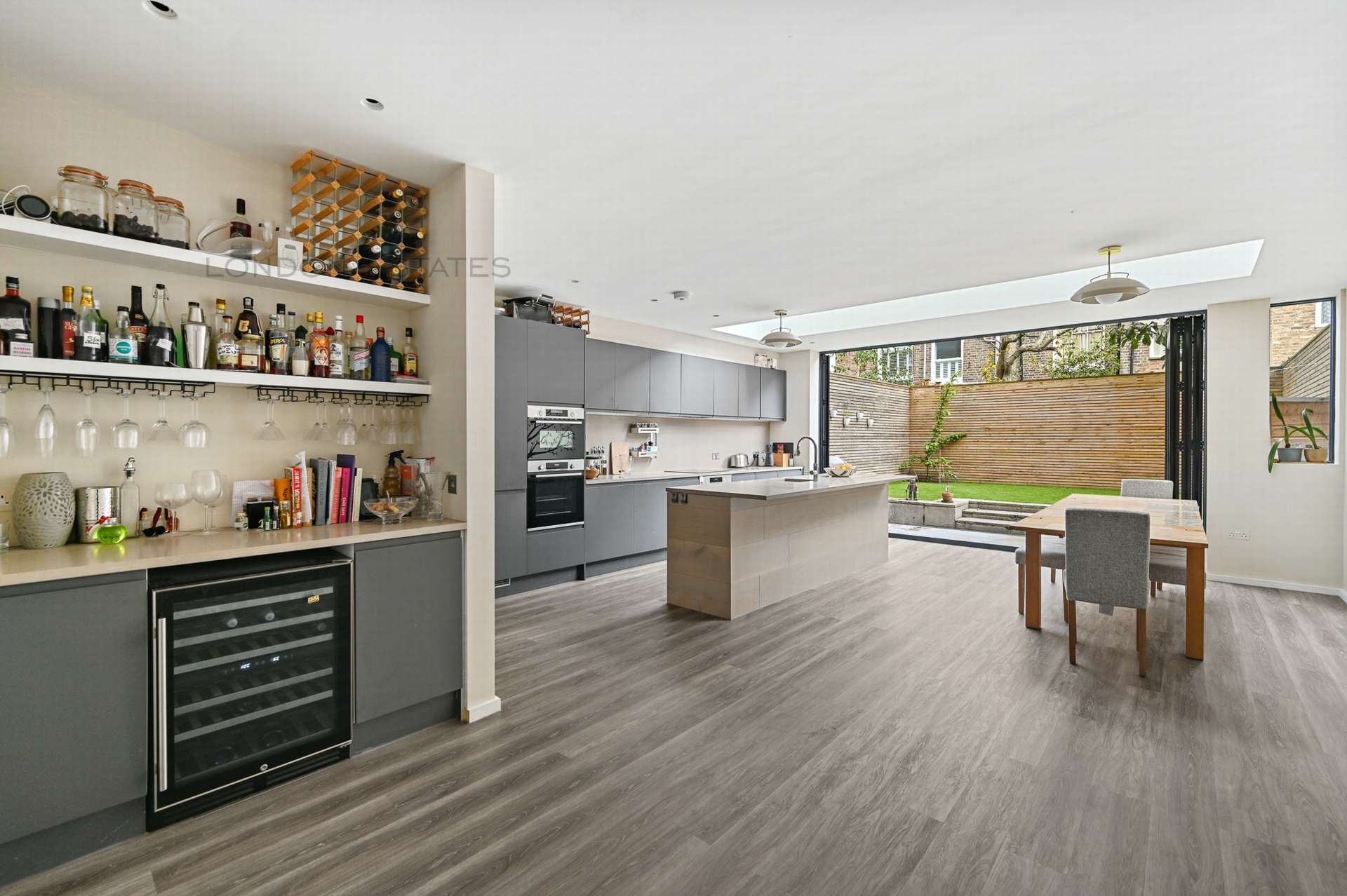 Property To Rent St Stephens Avenue, Shepherds Bush, W12 4 Bedroom