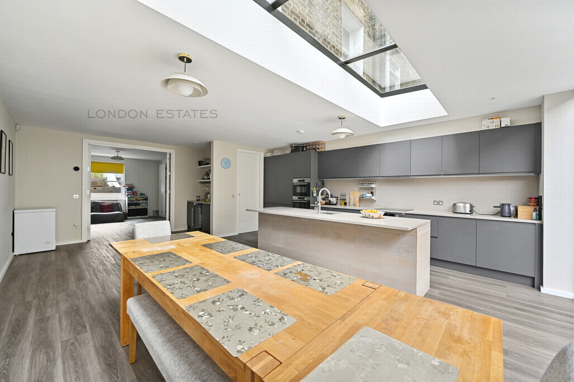 Property To Rent St Stephens Avenue, Shepherds Bush, W12 4 Bedroom