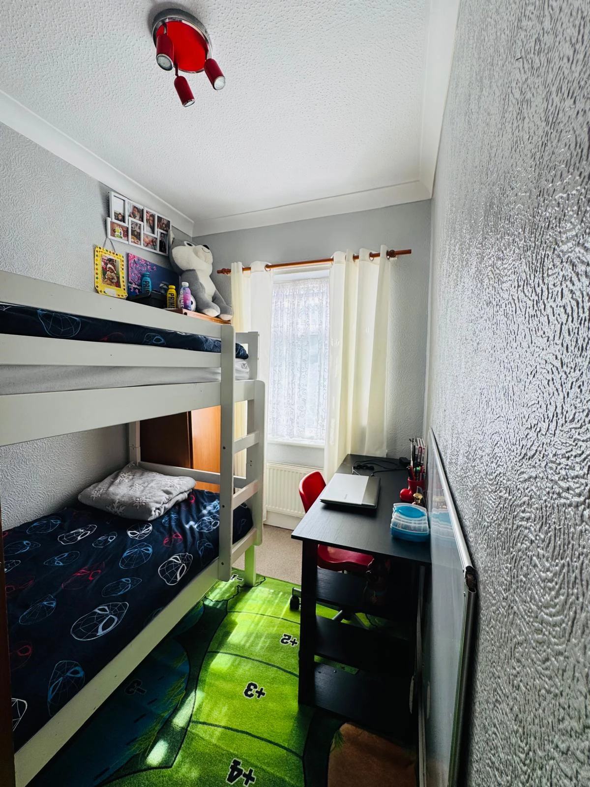 Photo 3