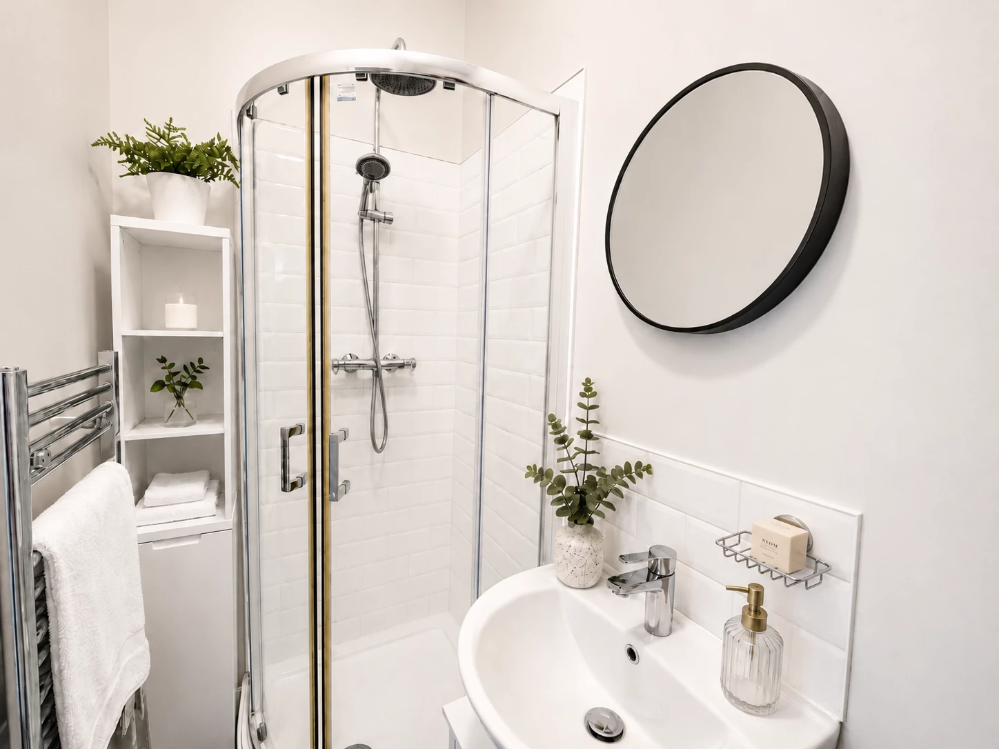 En-Suite Bathroom