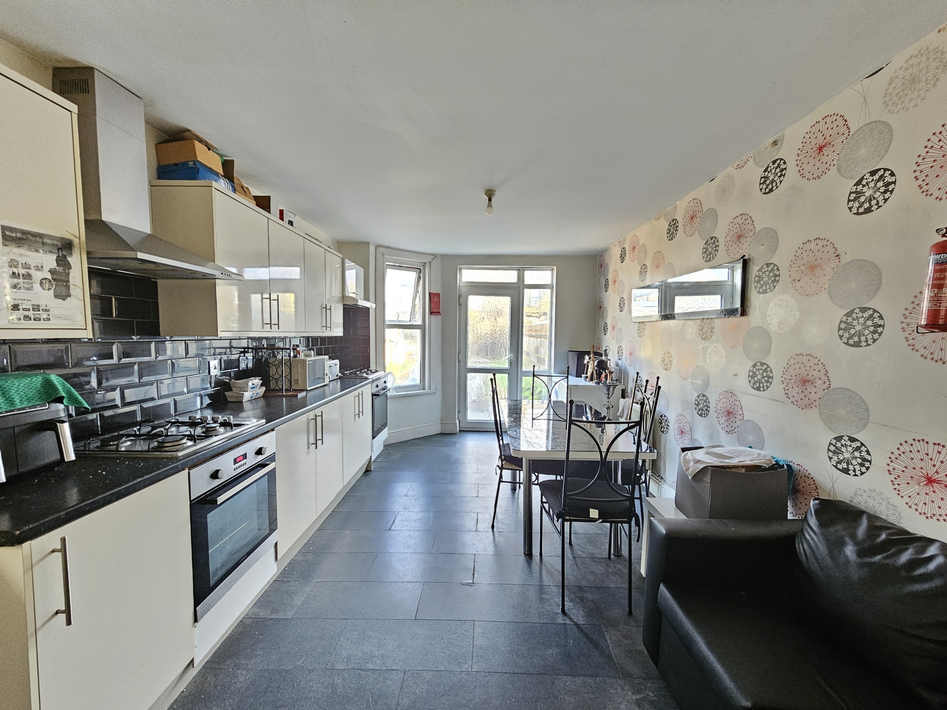 Property For Sale Churchill Road, Willesden, NW2 6 Bedroom House