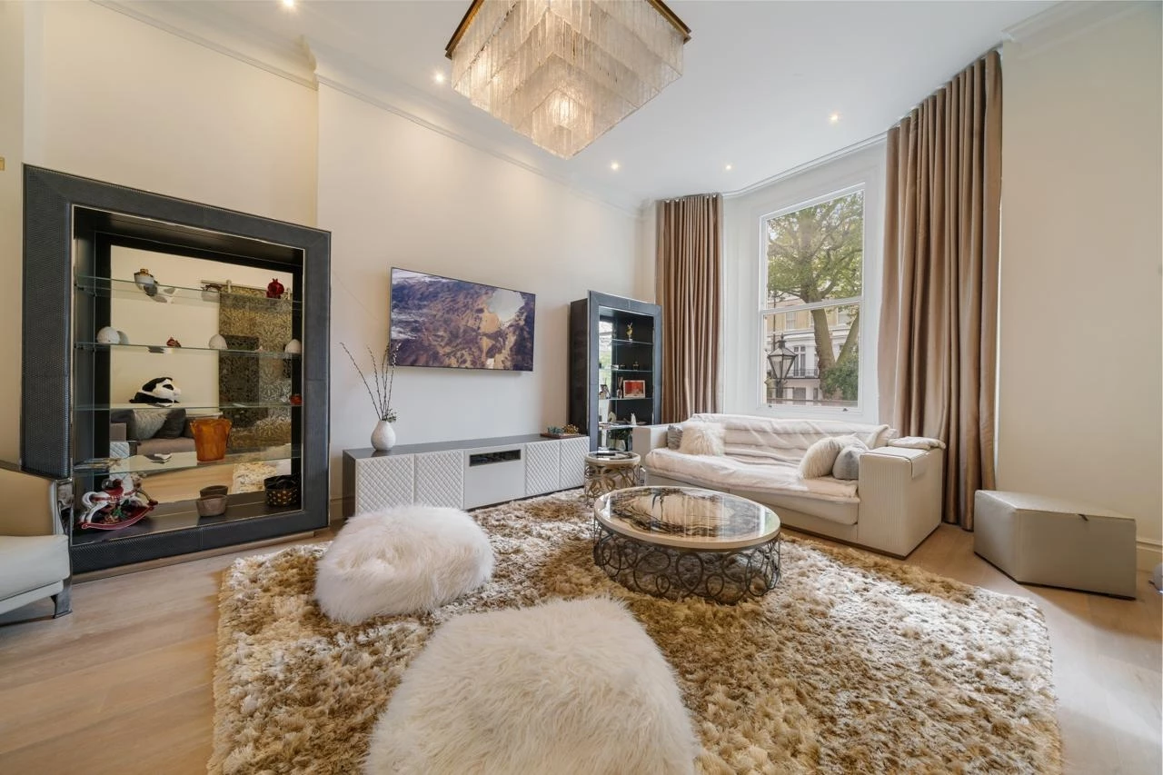 Property photo: Kensington and Chelsea, London, Greater London, W8