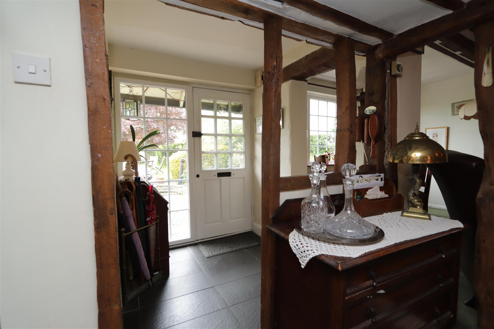 Property For Sale Sandpit Lane, Pilgrims Hatch, CM14 2 Bedroom