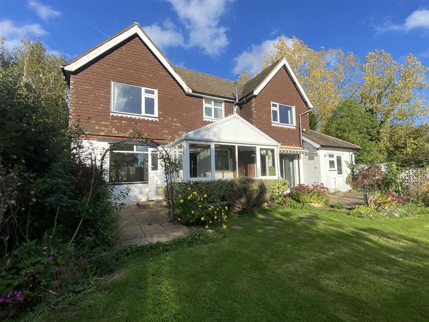 Property For Sale Magpie Lane, Little Warley, CM13 4 Bedroom Detached
