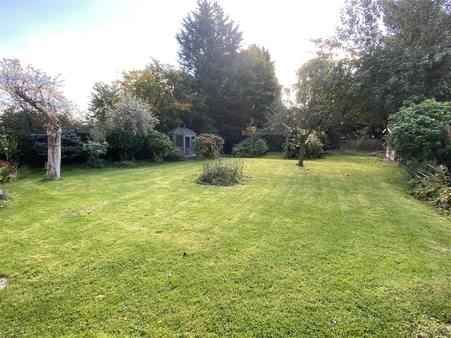 Property For Sale Magpie Lane, Little Warley, CM13 4 Bedroom Detached