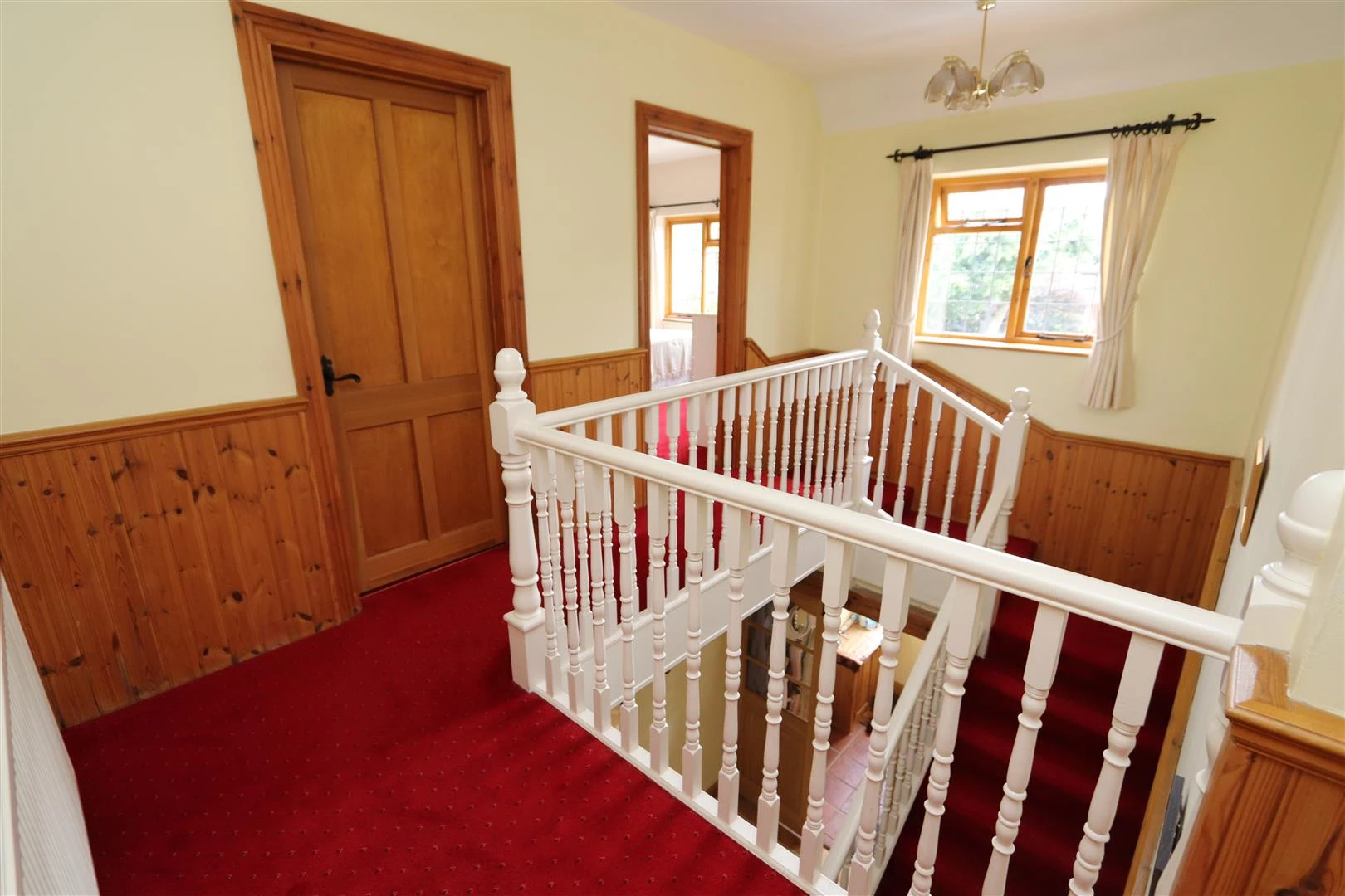 FIRST FLOOR GALLERIED LANDING
