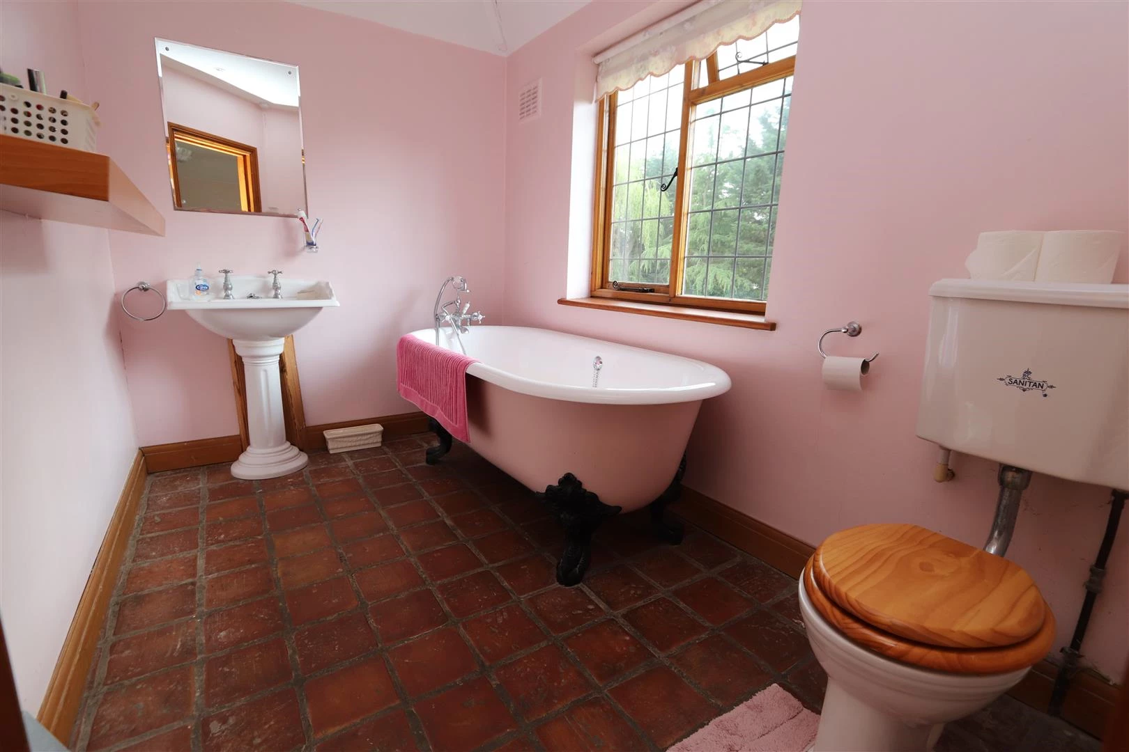 EN-SUITE