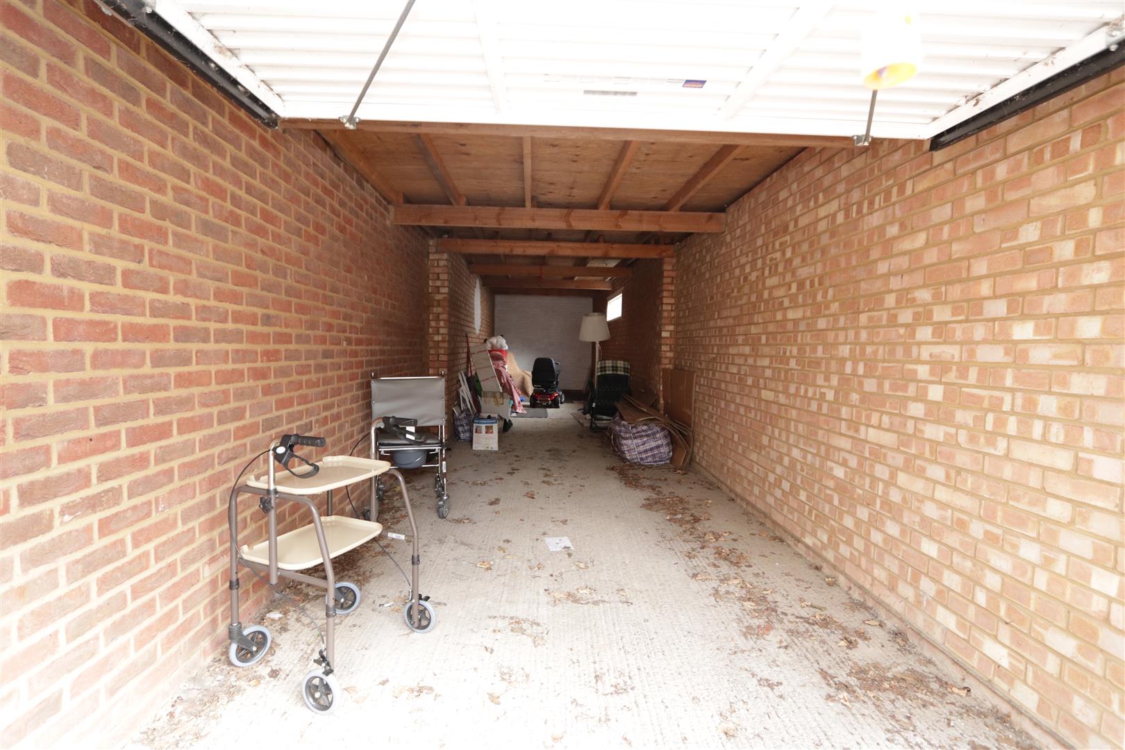 Property For Sale Hutton Road, Shenfield, CM15 2 Bedroom Apartment