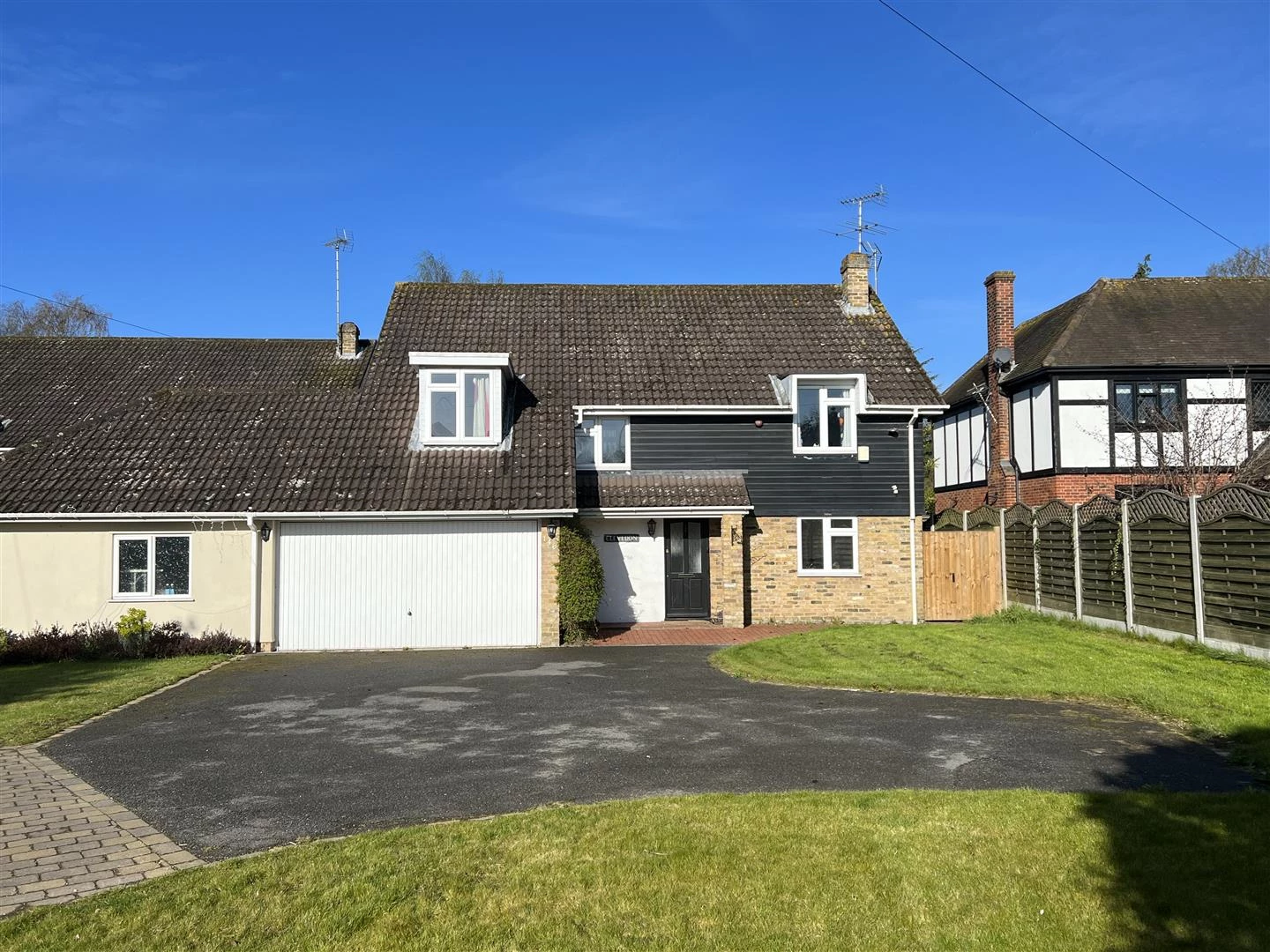 Hanging Hill Lane Hutton Brentwood CM13