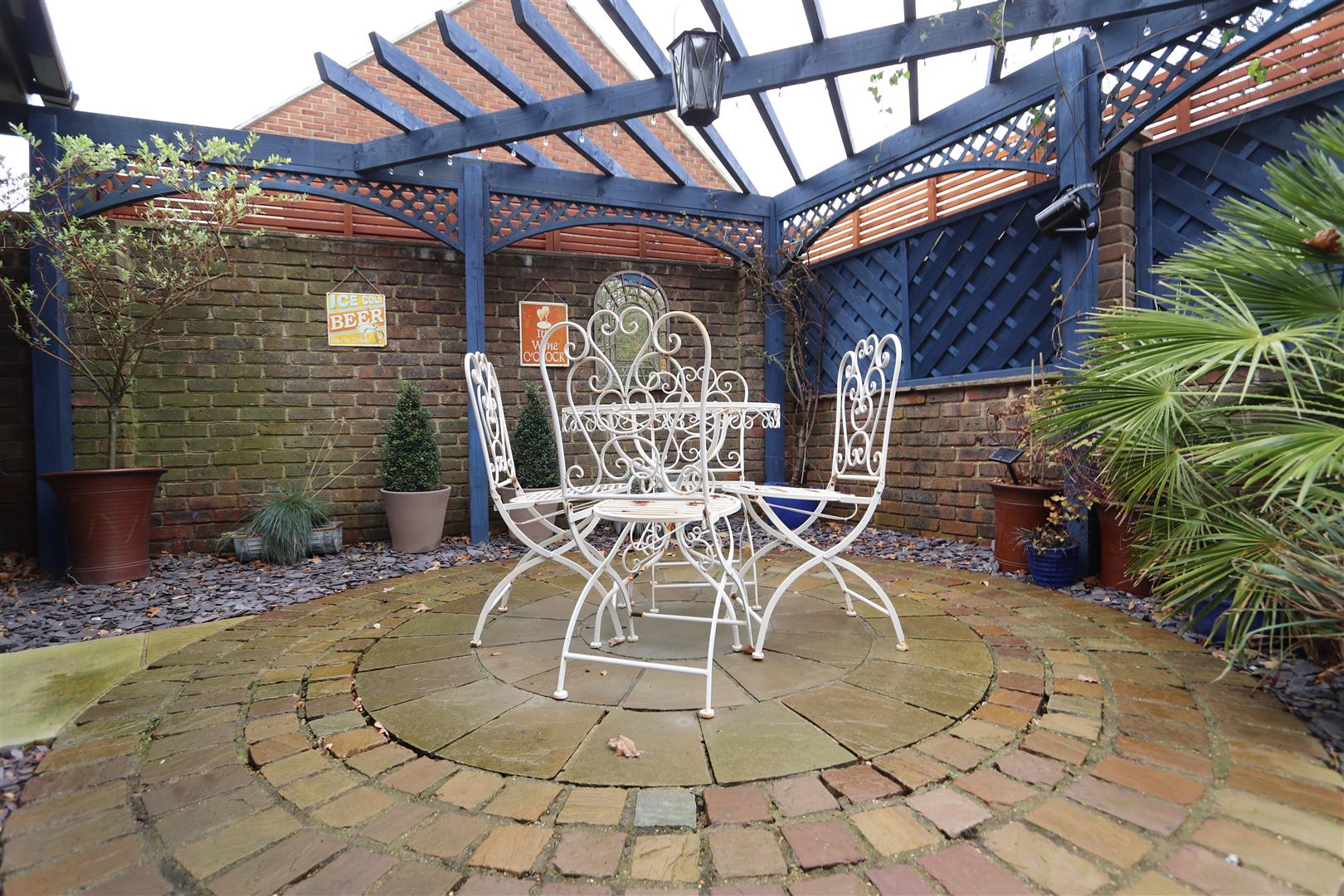 Property For Sale Thorndon Approach, Herongate, CM13 4 Bedroom