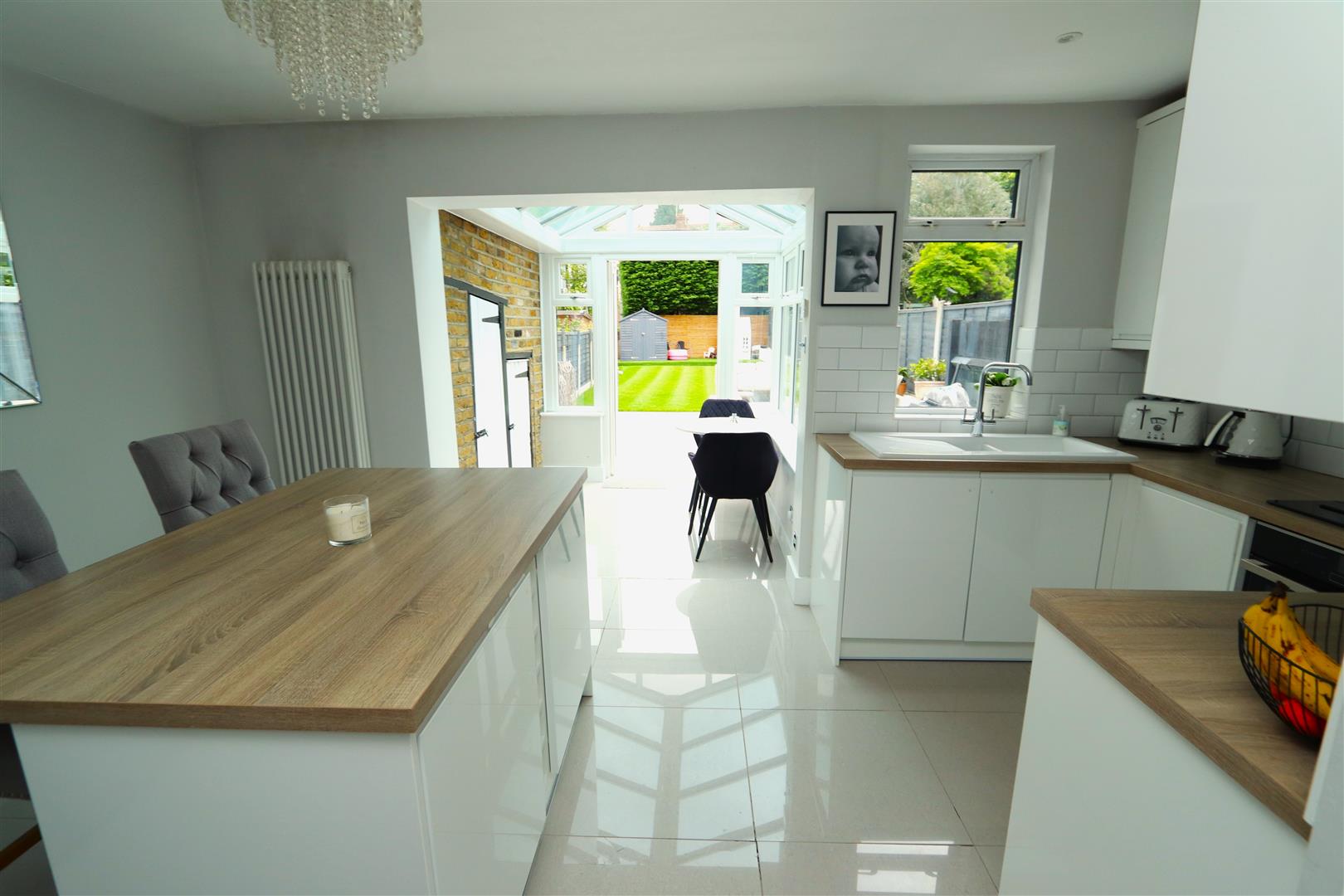 Property For Sale Kings Chase, Brentwood, CM14 2 Bedroom Terraced