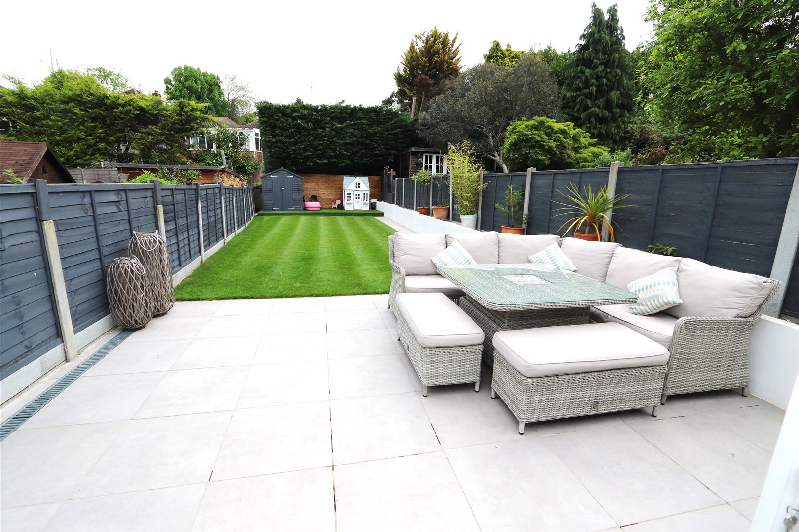 Property For Sale Kings Chase, Brentwood, CM14 2 Bedroom Terraced