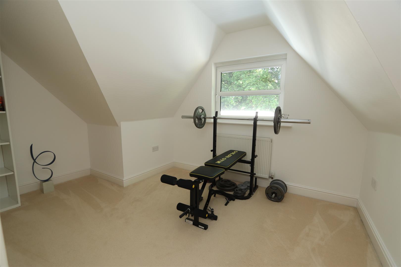 Property For Sale 78a Victors Crescent, Hutton, CM13 4 Bedroom Chalet