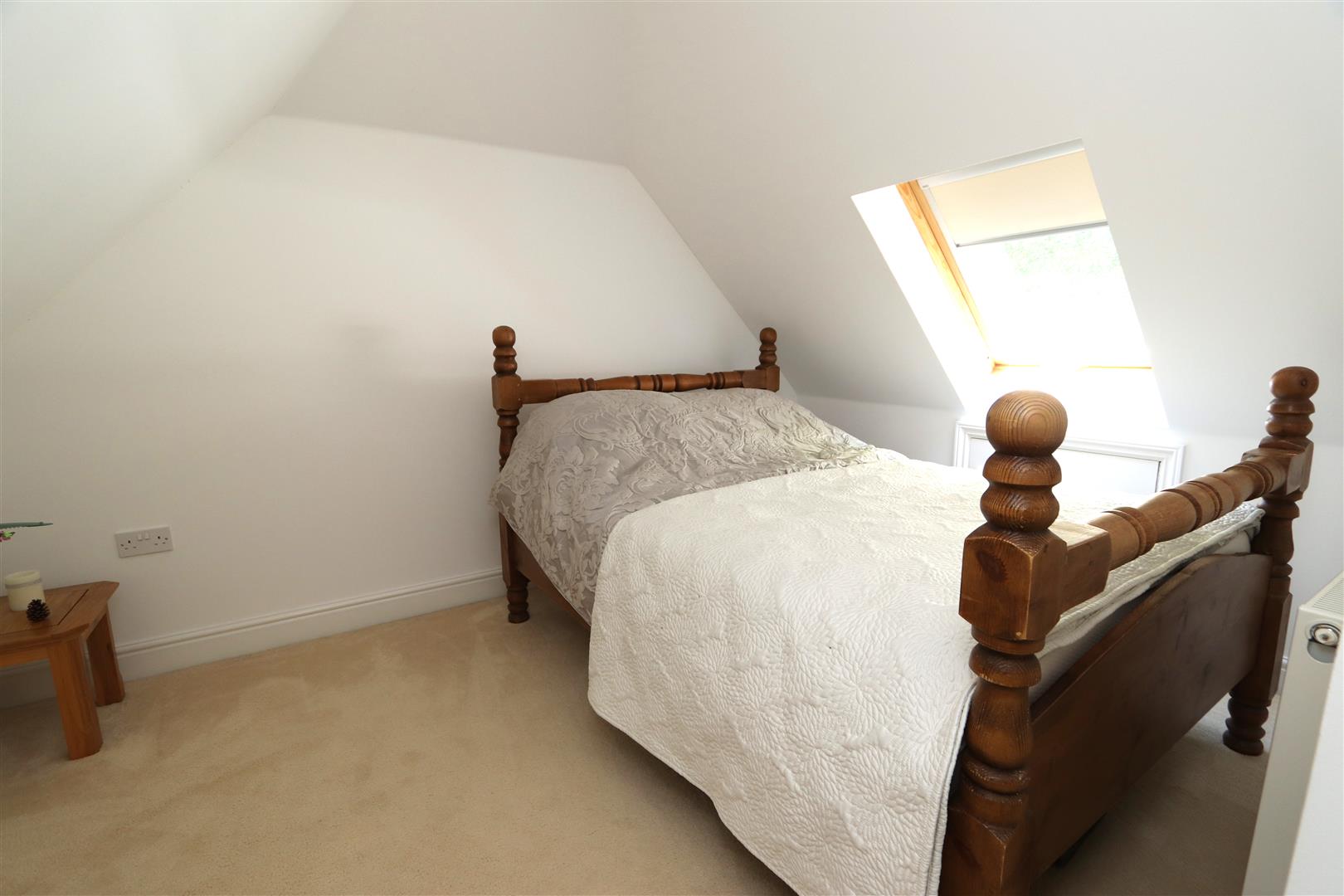 Property For Sale 78a Victors Crescent, Hutton, CM13 4 Bedroom Chalet