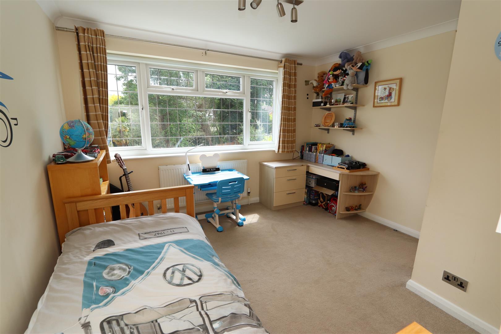 Property For Sale Shenfield Place, Shenfield Place, CM15 5 Bedroom