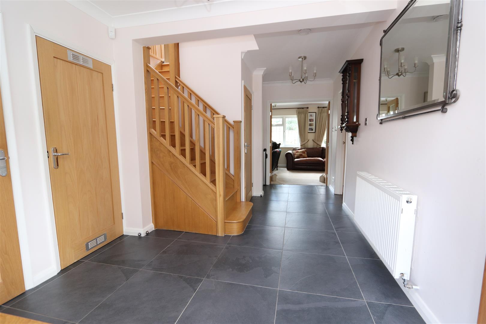 Property For Sale Shenfield Place, Shenfield Place, CM15 5 Bedroom