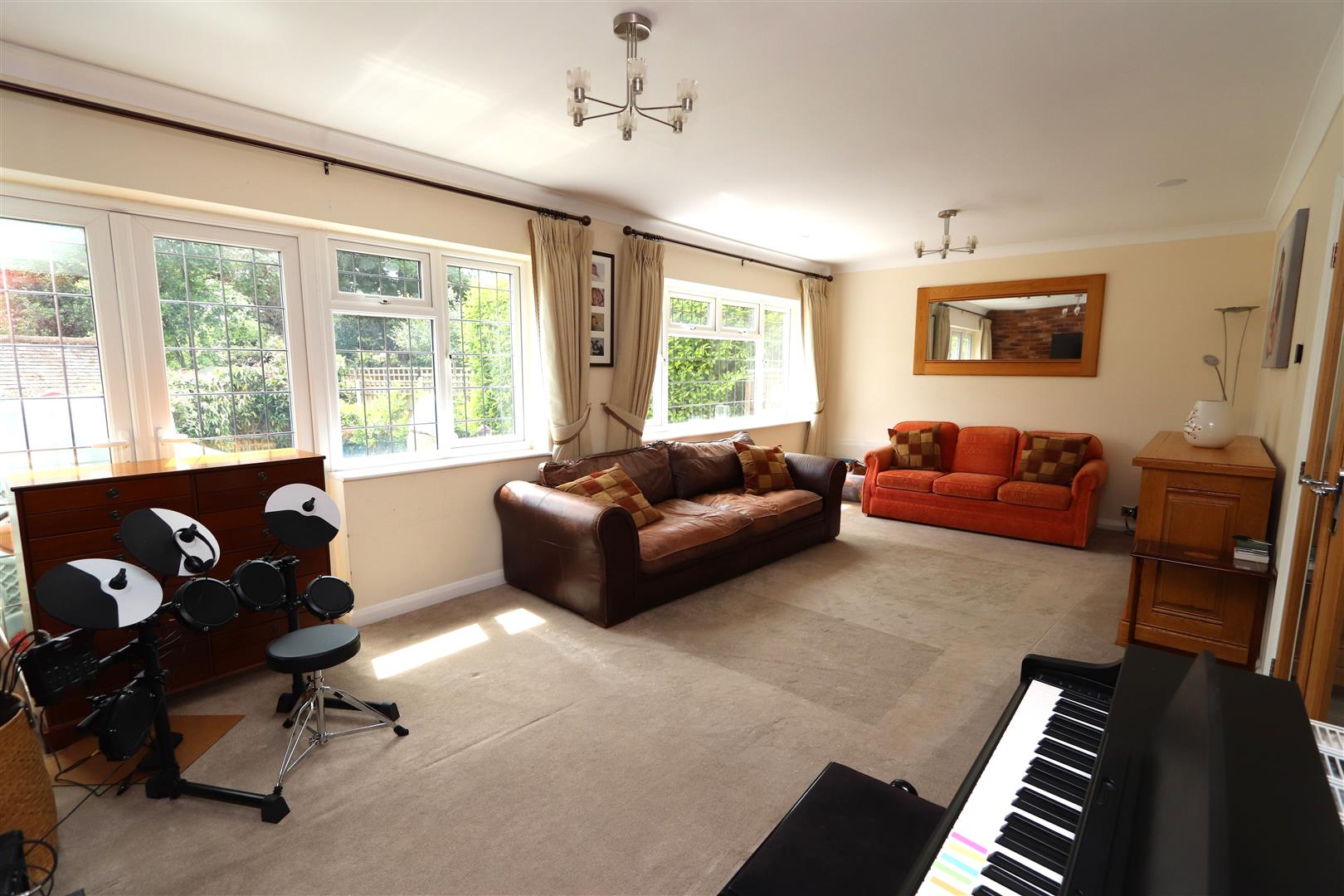 Property For Sale Shenfield Place, Shenfield Place, CM15 5 Bedroom
