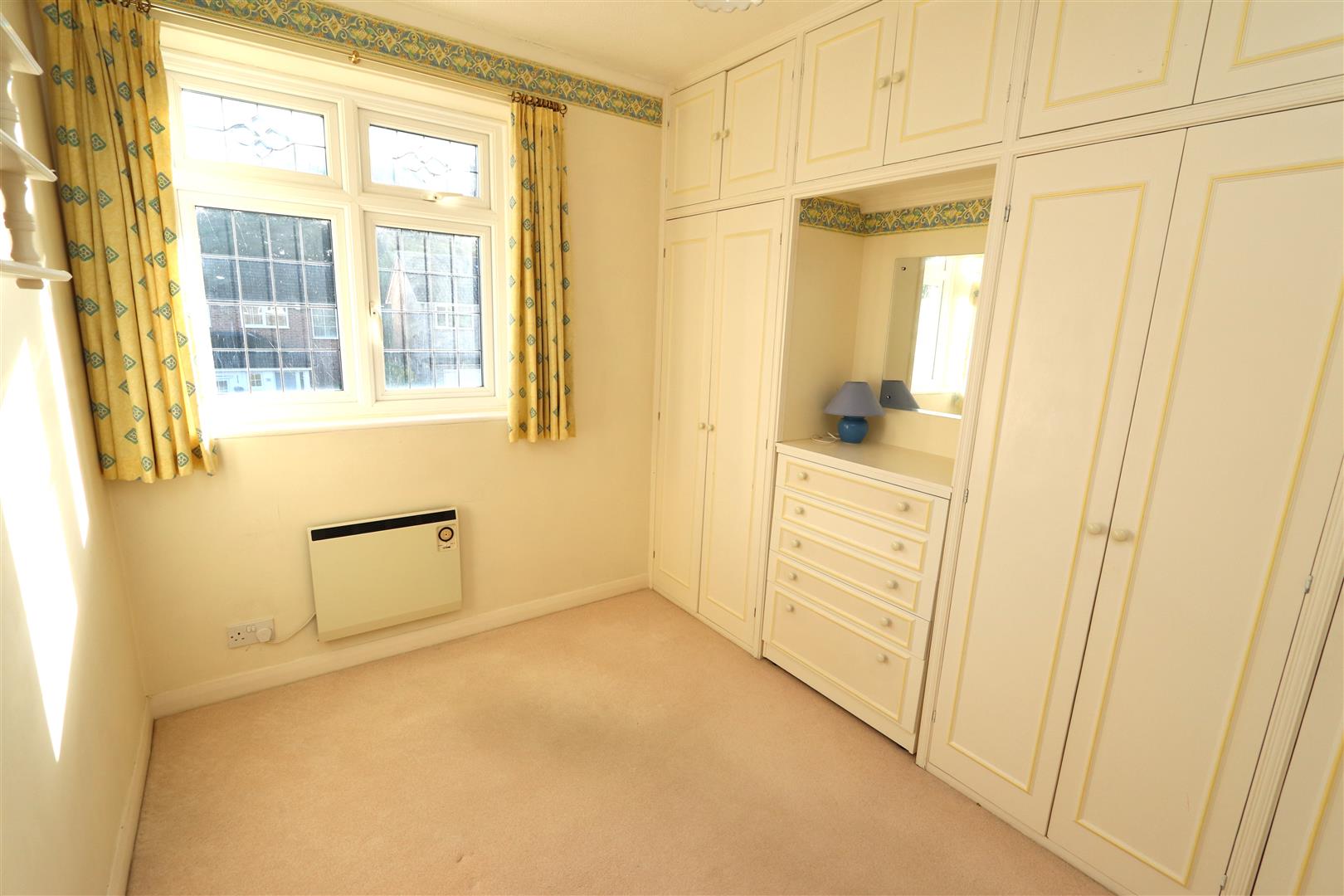 Property For Sale Clifton Way, Hutton, CM13 3 Bedroom Detached