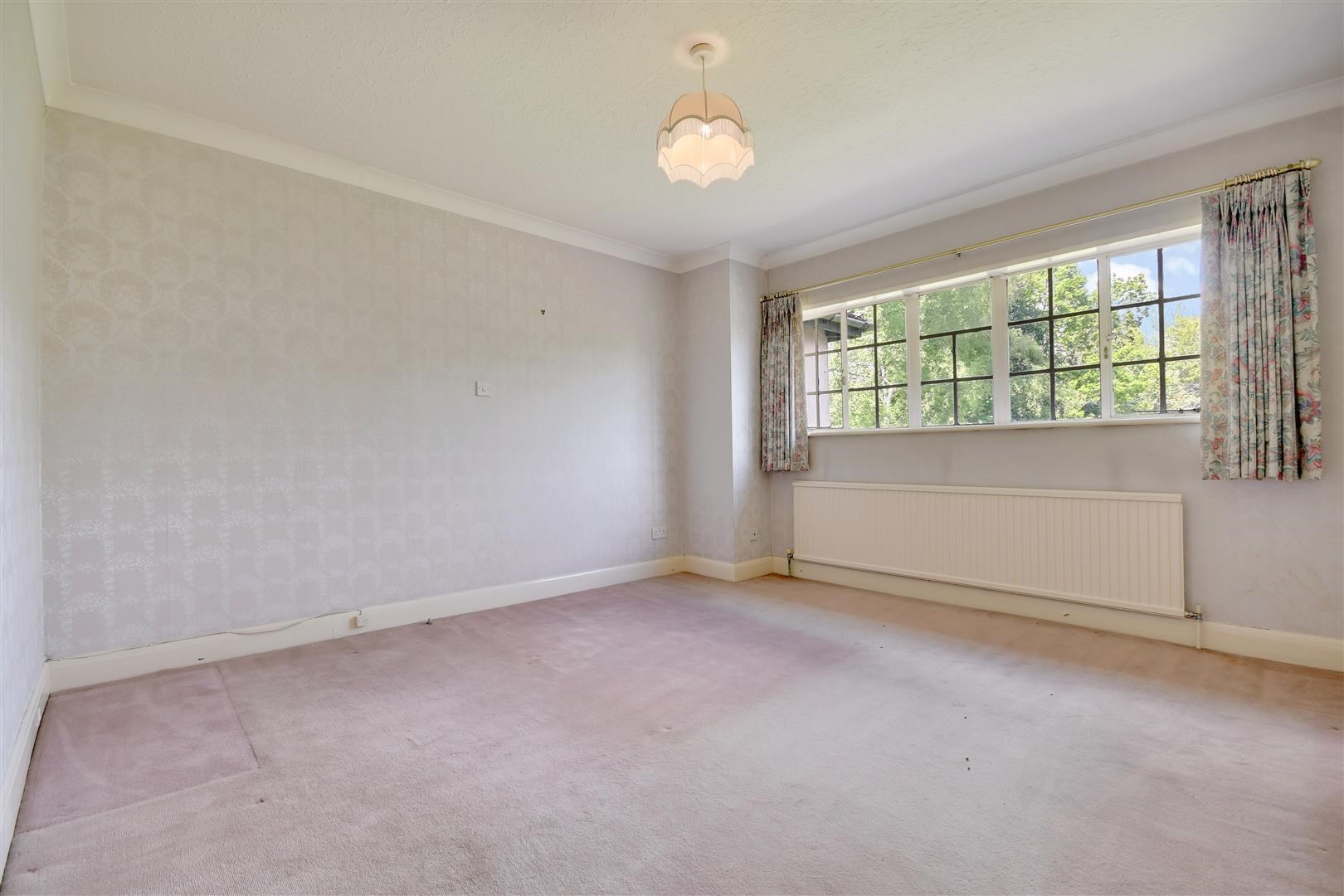 Property For Sale Coombe Rise, Old Shenfield, CM15 6 Bedroom Detached