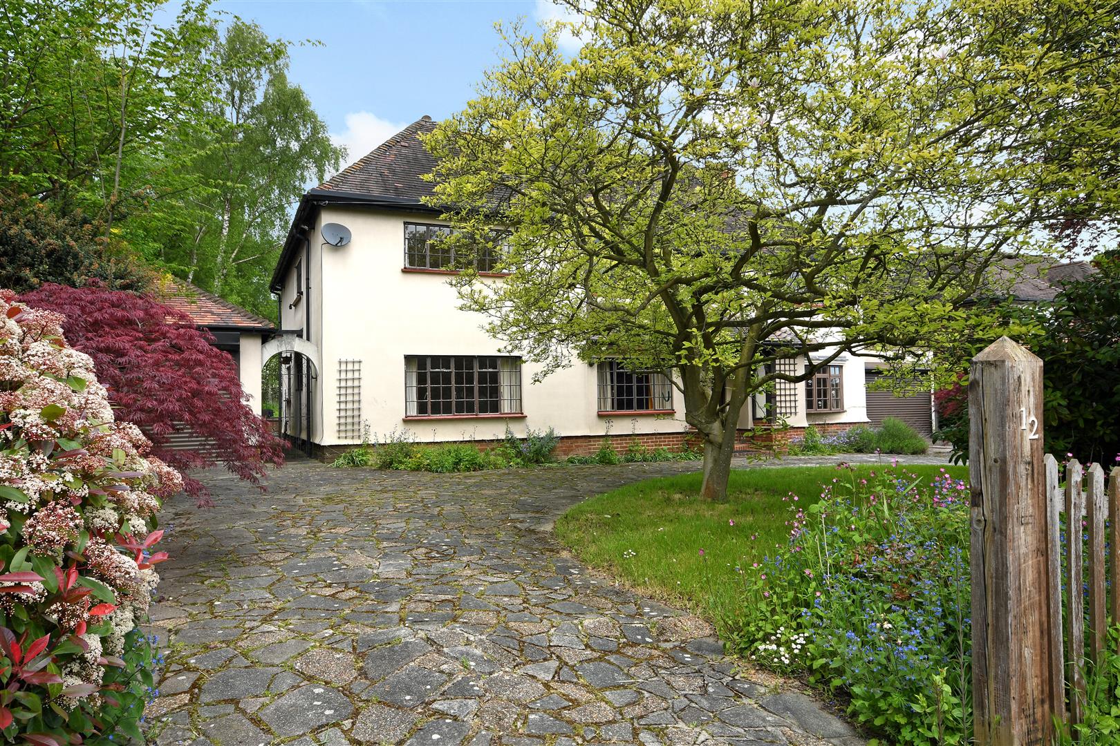 Property For Sale Coombe Rise, Old Shenfield, CM15 6 Bedroom Detached