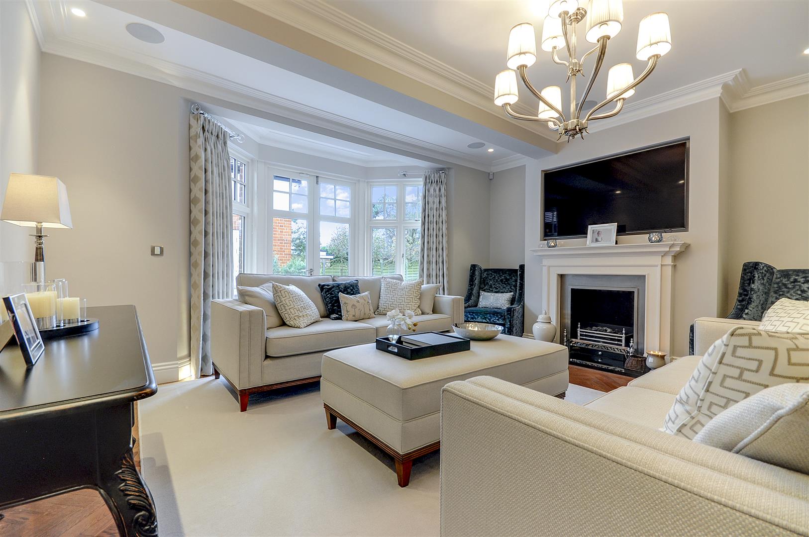 Property For Sale Hillwood Grove, Hutton Mount, CM13 6 Bedroom