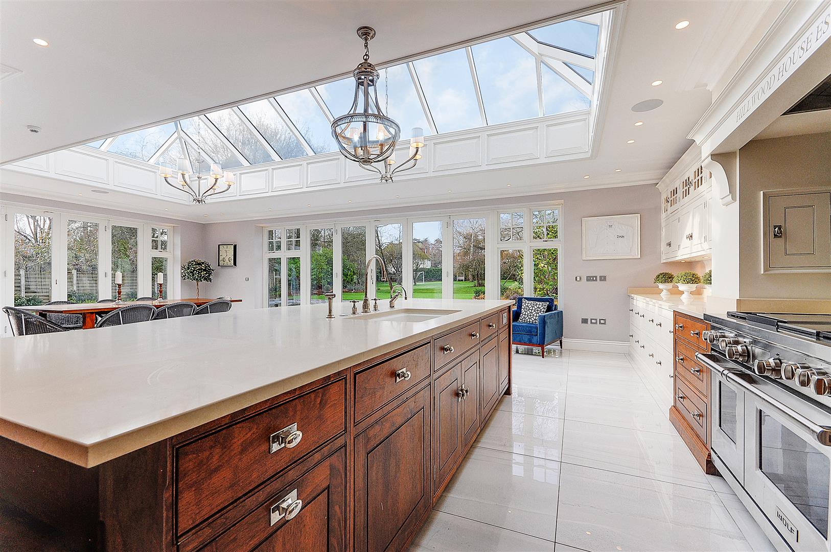 Property For Sale Hillwood Grove, Hutton Mount, CM13 6 Bedroom