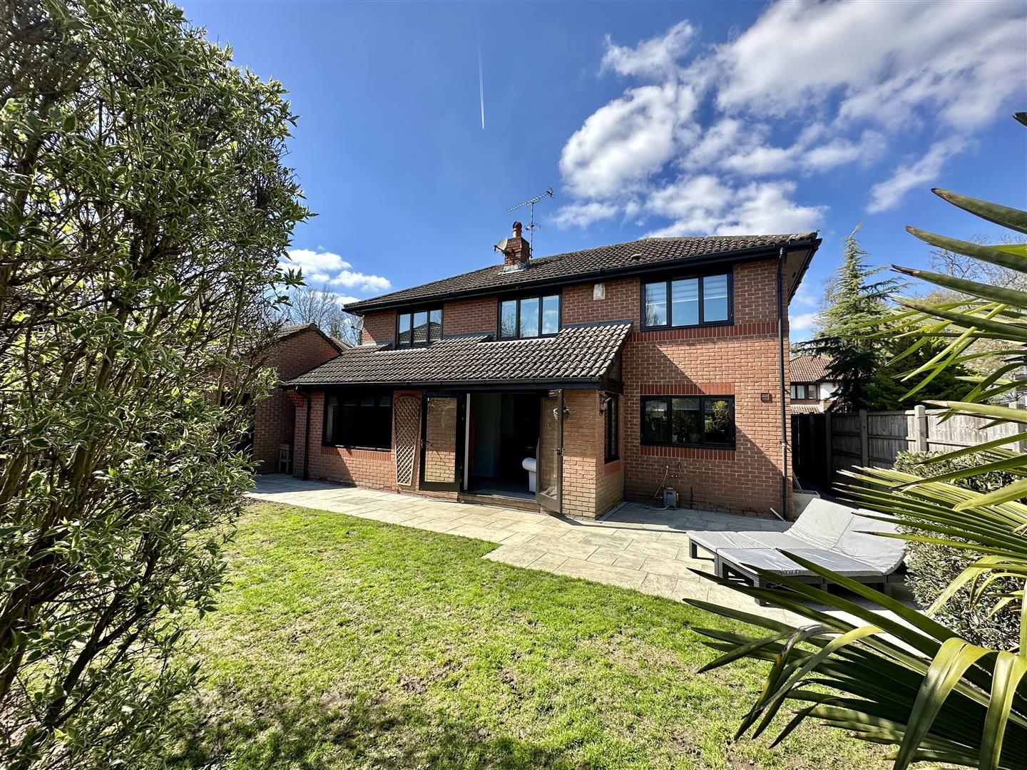 Property For Sale Birdbrook Close, Hutton Poplars, CM13 4 Bedroom