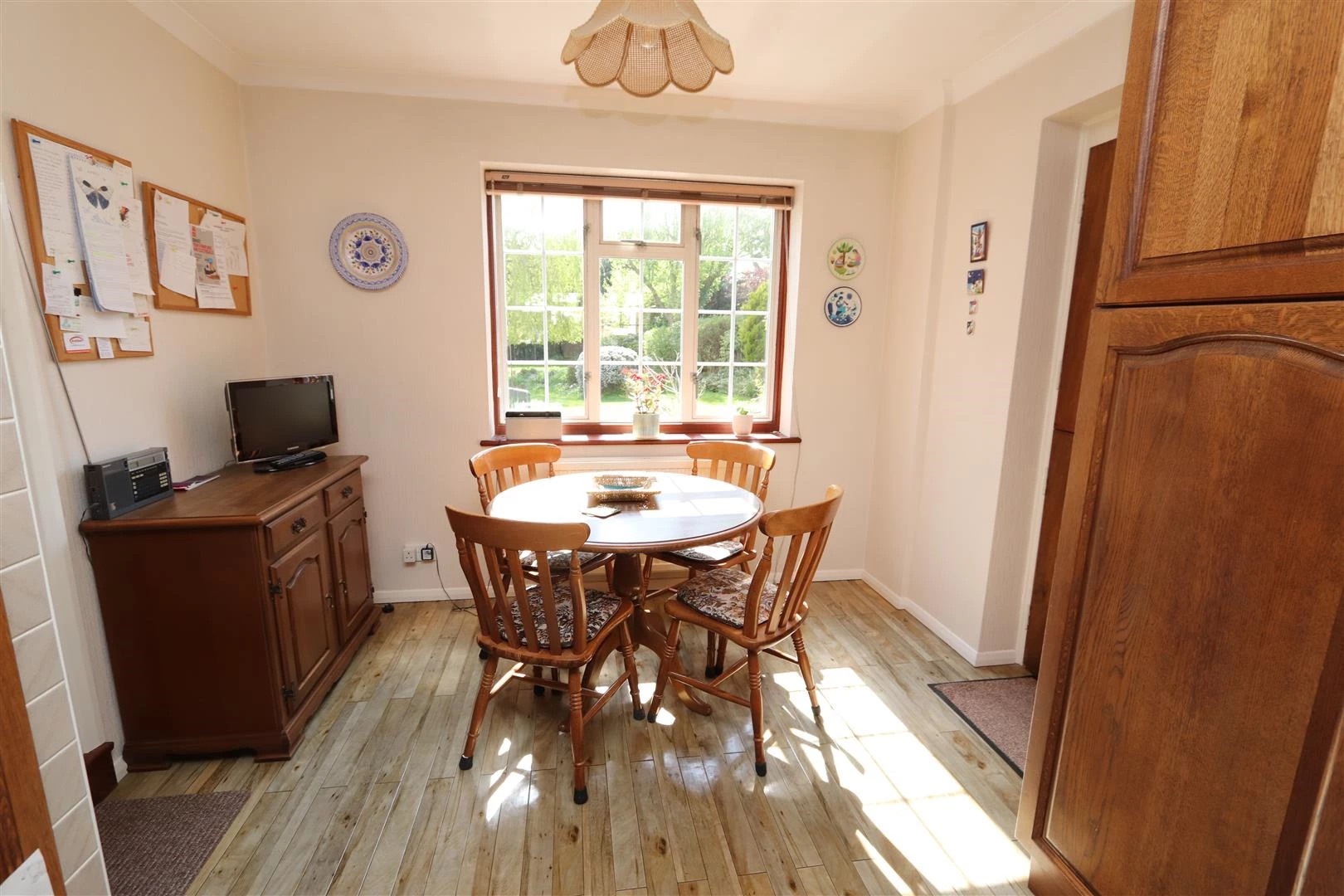 KITCHEN/BREAKFAST ROOM