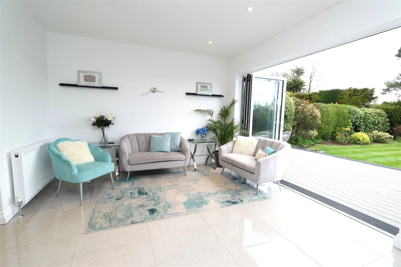 KITCHEN/DINING/FAMILY ROOM