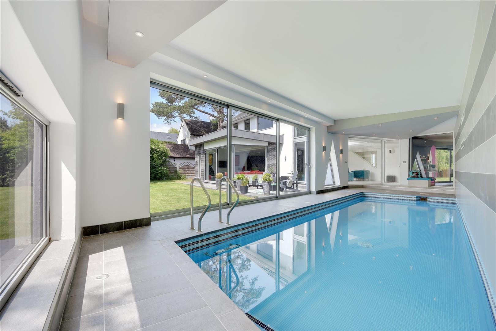 Property For Sale 31 Ridgeway, Hutton Mount, CM13 4 Bedroom Detached