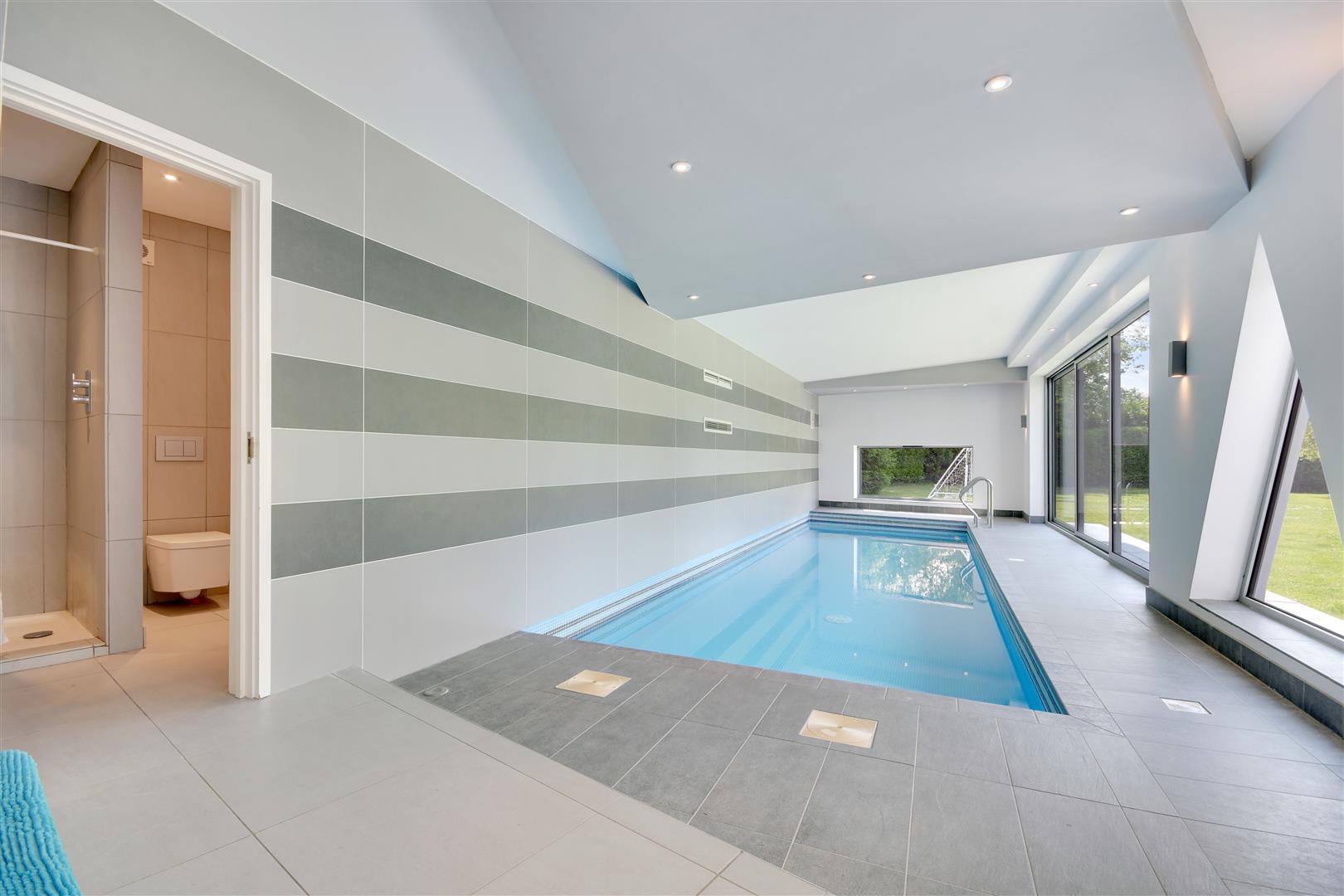 Property For Sale 31 Ridgeway, Hutton Mount, CM13 4 Bedroom Detached