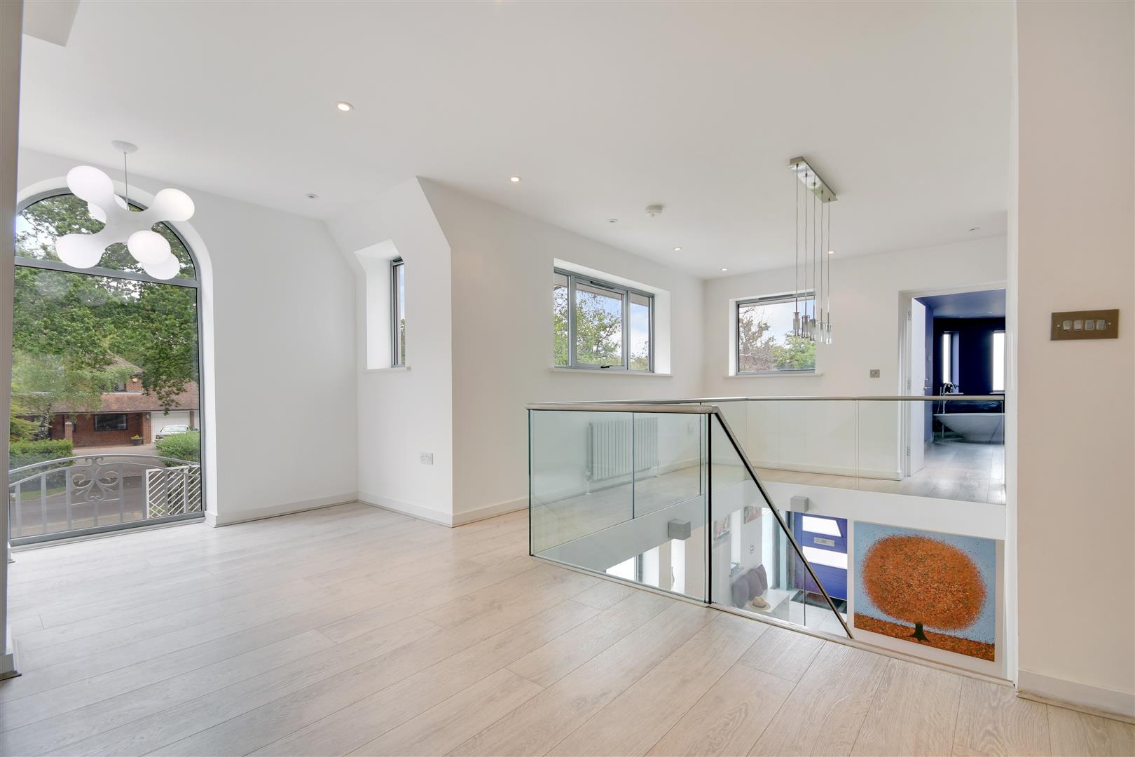 Property For Sale 31 Ridgeway, Hutton Mount, CM13 4 Bedroom Detached