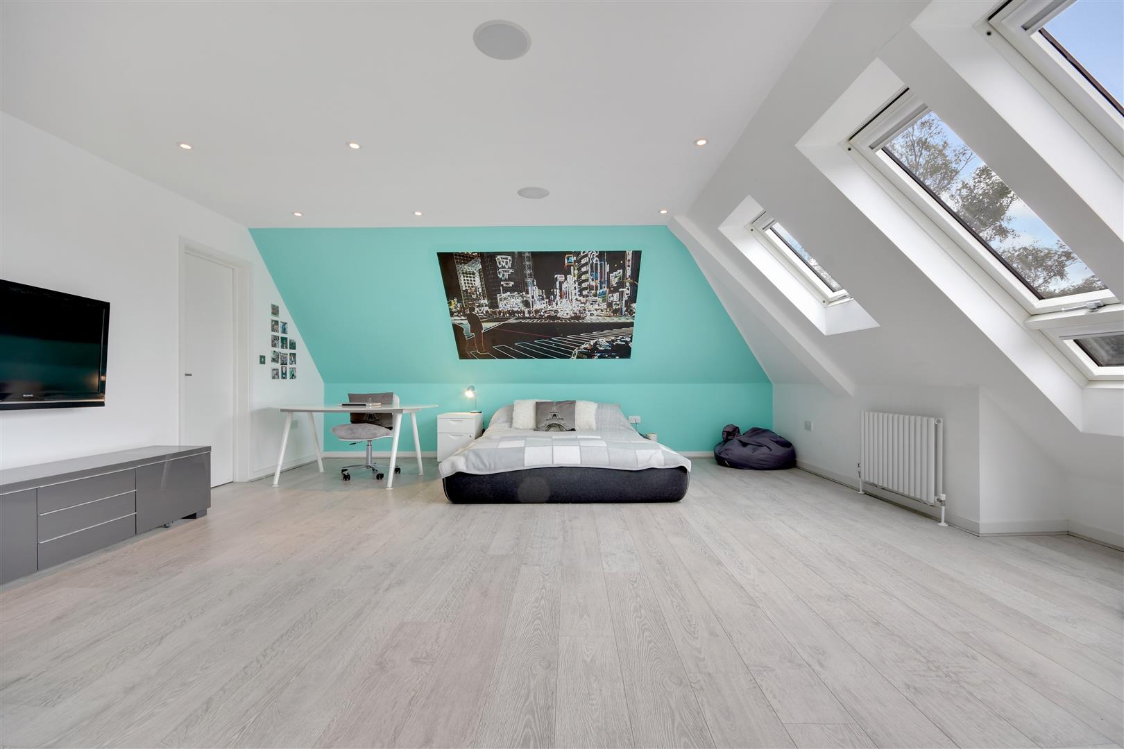 Property For Sale 31 Ridgeway, Hutton Mount, CM13 4 Bedroom Detached