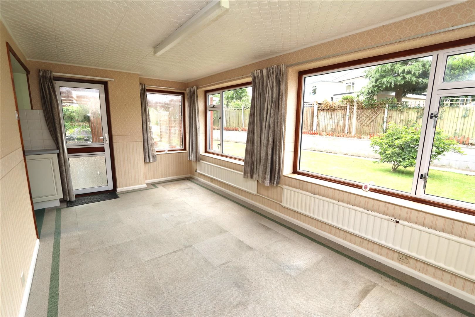 GARDEN ROOM
