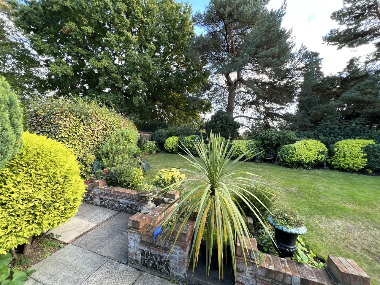 Property For Sale Hall Lane, Shenfield, CM15 3 Bedroom Semi Detached