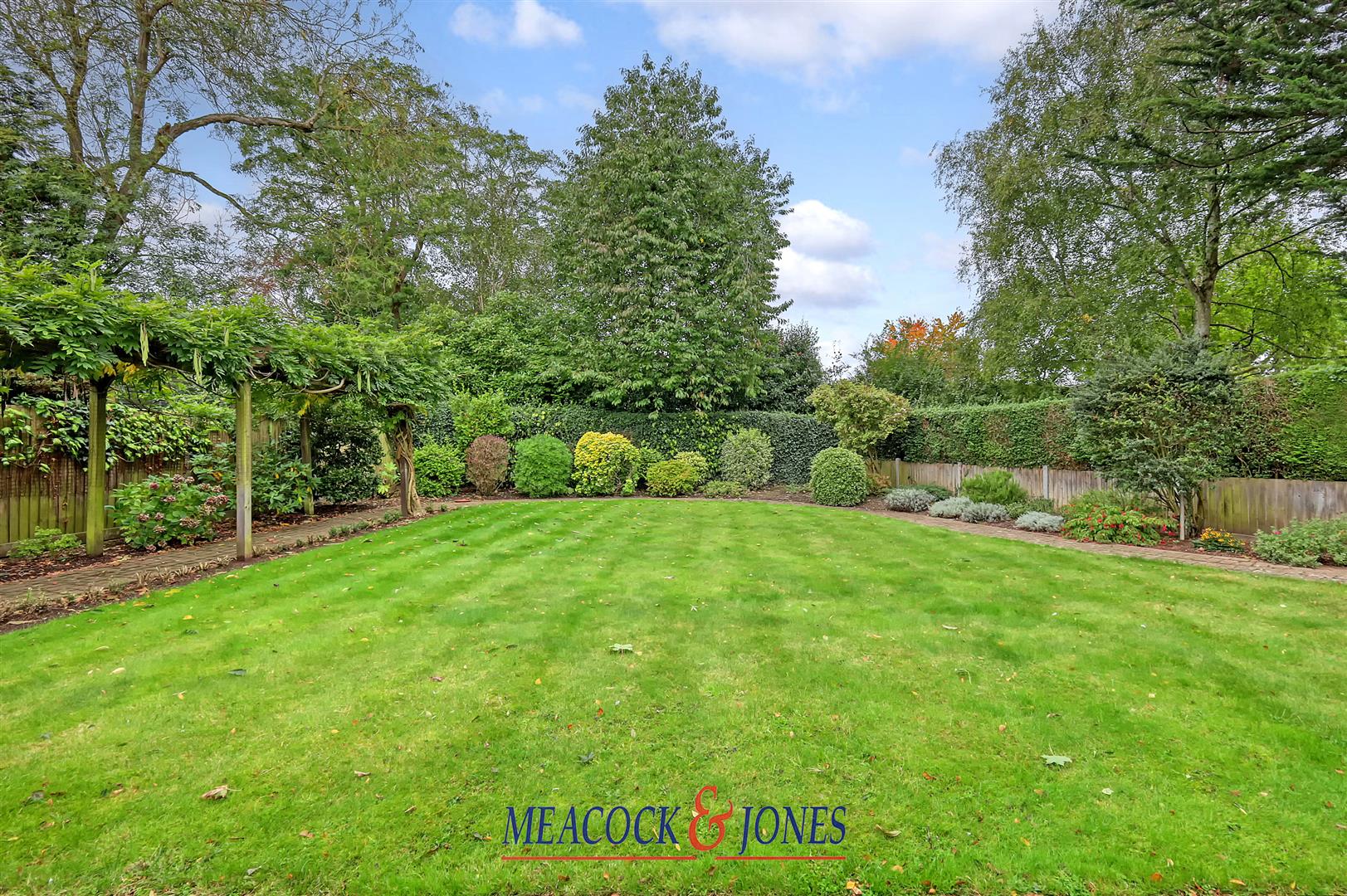 Property For Sale Hutton Gate, Hutton Mount, CM13 4 Bedroom Detached