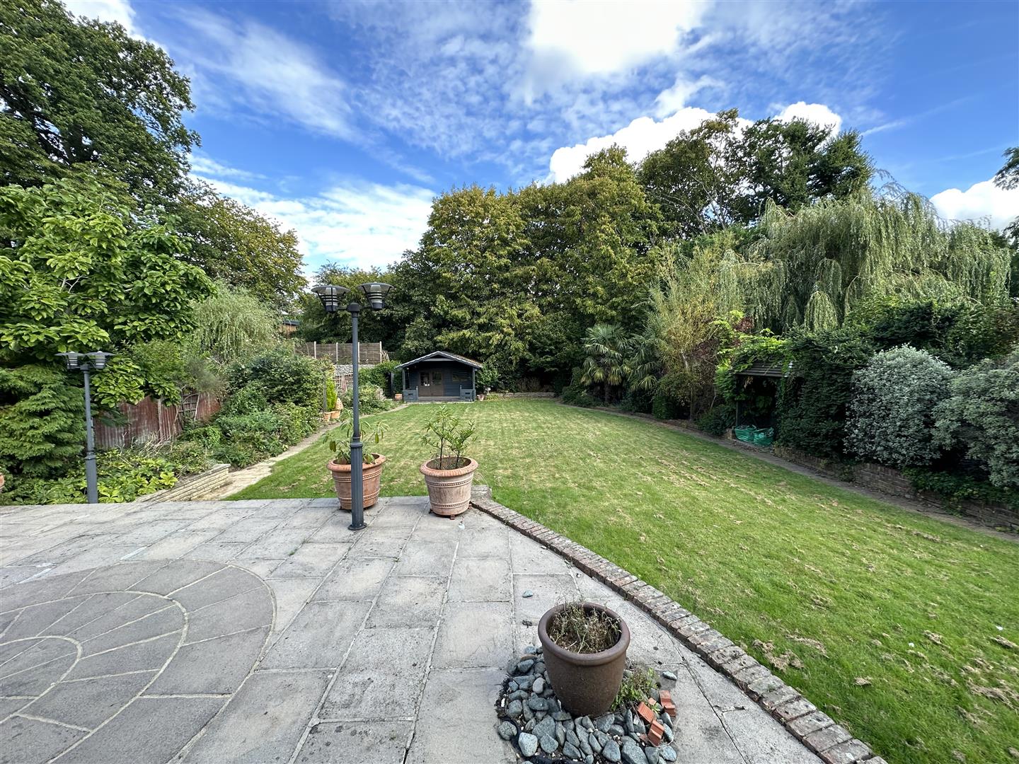 Property For Sale Hillwood Close, Hutton Mount, CM13 5 Bedroom